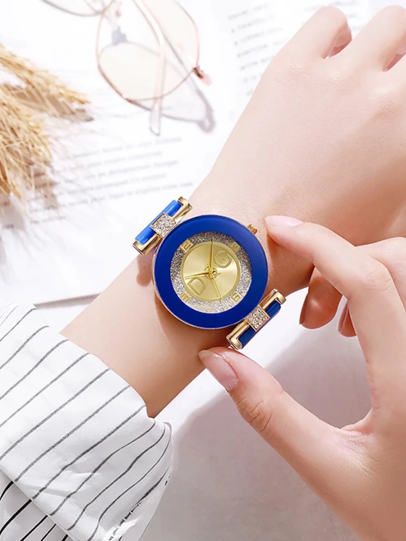 Fashion Women's Watch Minimalist Diamond Design Silica Gel Strap Quartz Watch Casual Women's Stainless Steel Watch Luxury Brand